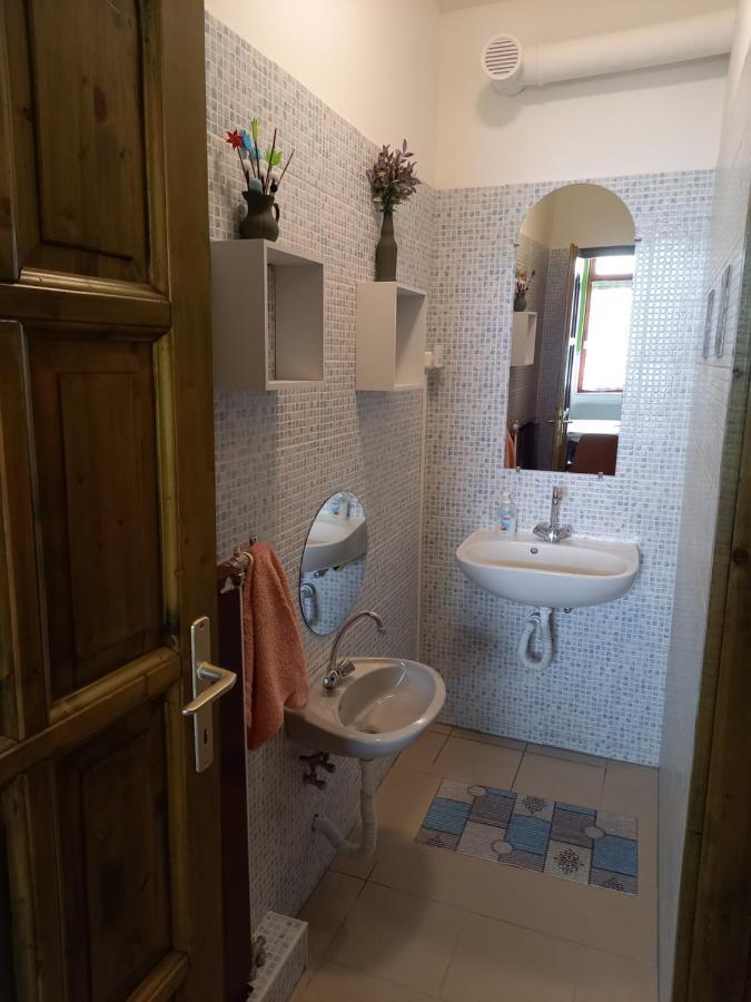 Gabor Vendeghaz Apartment Eger Ngoại thất bức ảnh