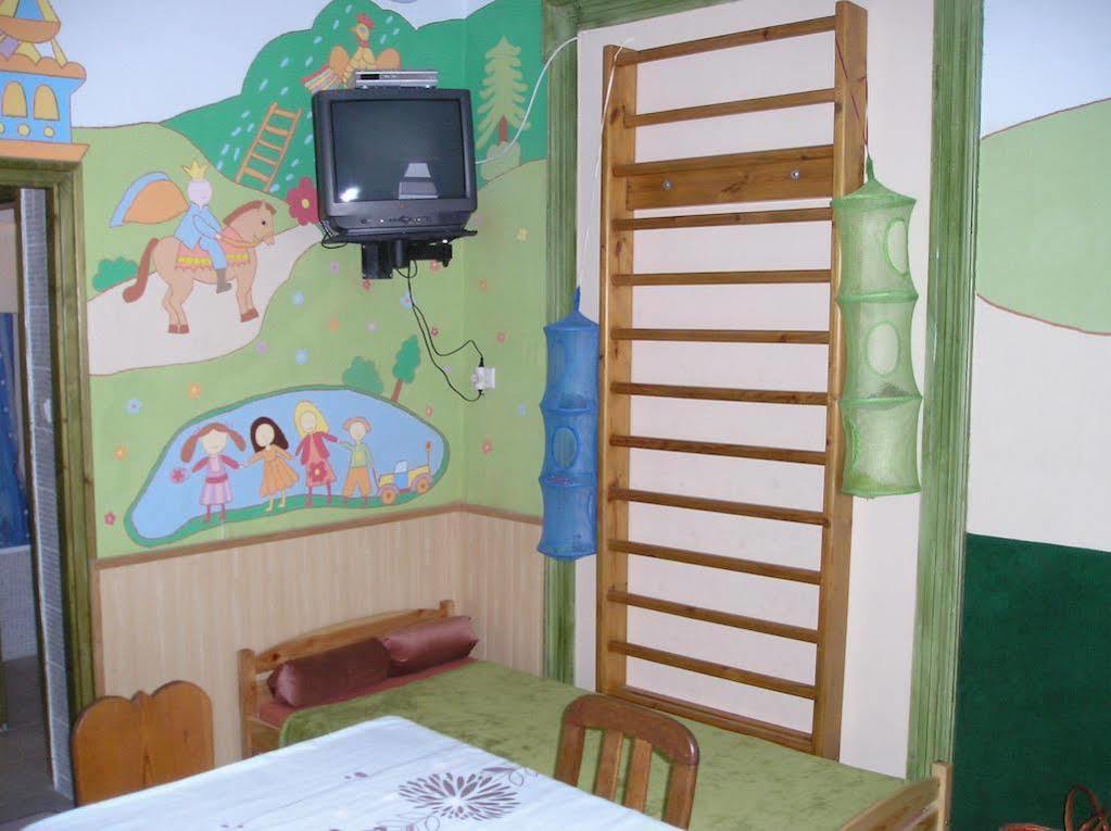 Gabor Vendeghaz Apartment Eger Ngoại thất bức ảnh